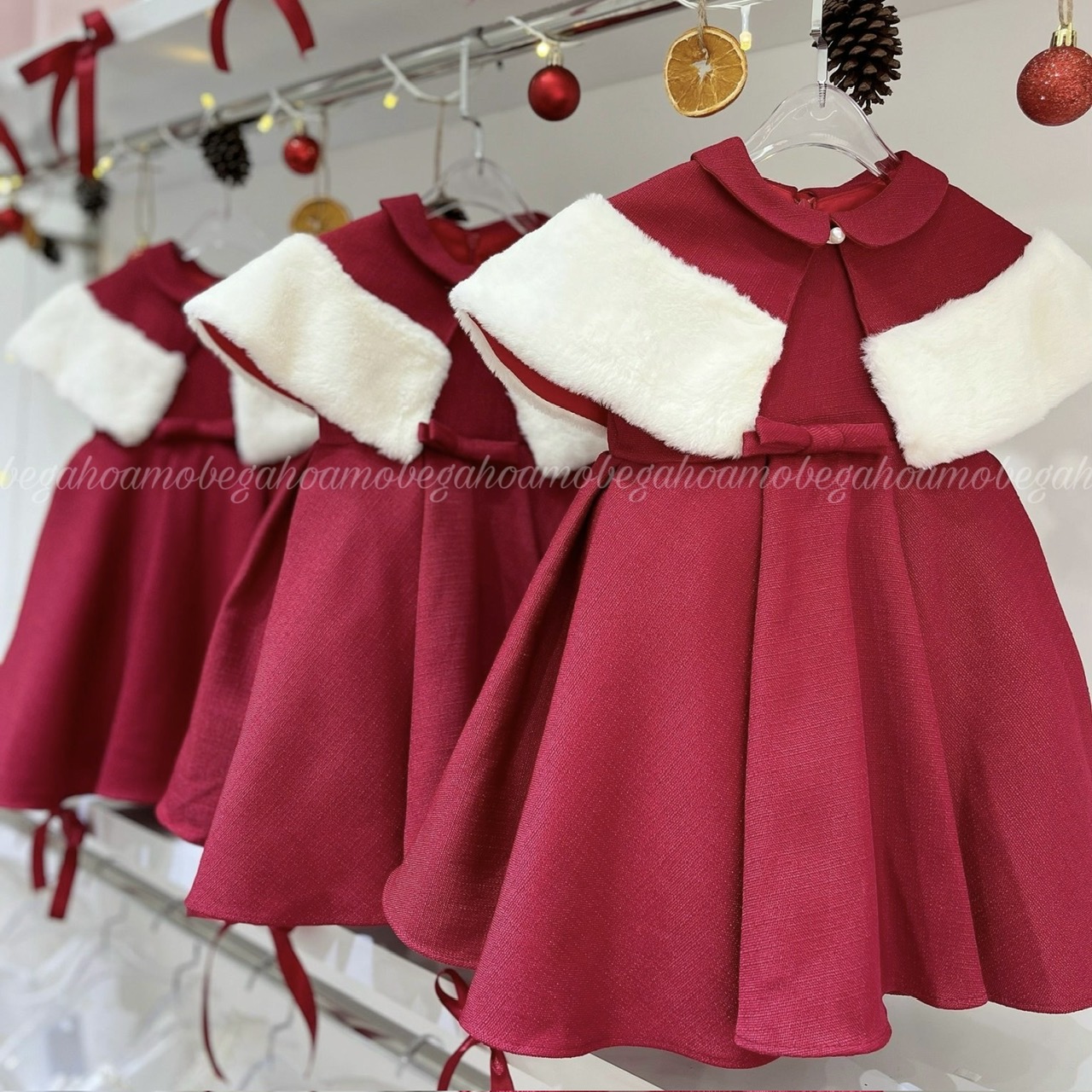 Set váy TK đỏ kèm áo choàng lông