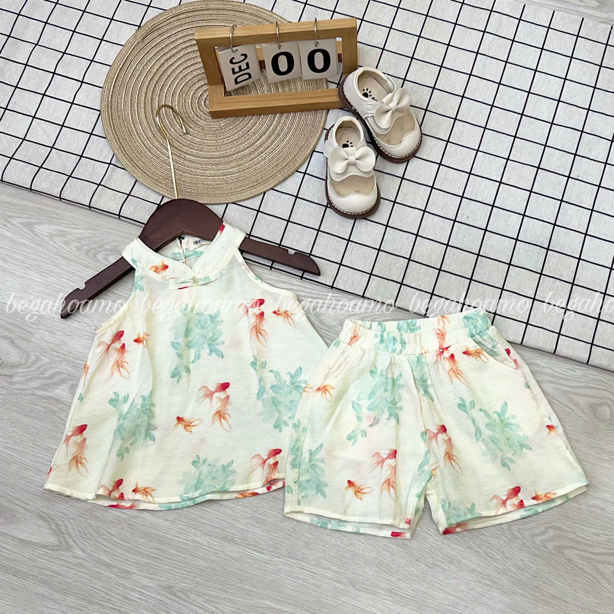 Set bộ áo yếm bé gái